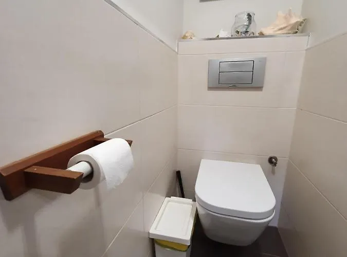 Alcaravaneras Apartament *