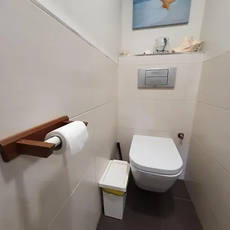 Alcaravaneras Apartman *